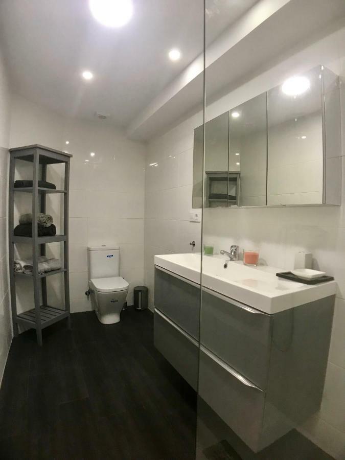 Dotombori Apartment Oleiros Ngoại thất bức ảnh